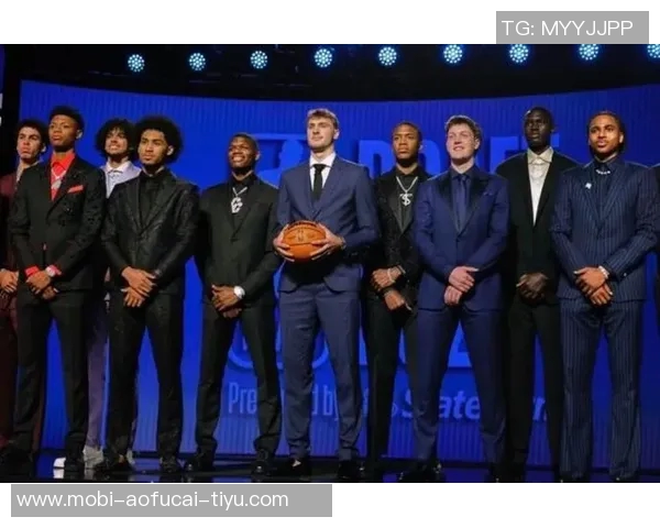 25届新秀季前赛精彩纷呈三大顺位球员表现抢眼次轮新秀同样不容小觑 25届新秀季前赛精彩纷呈三大顺位球员表现抢眼次轮新秀同样不容小觑