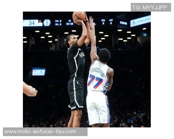 马克西表现出色16投7中砍下22分9篮板7助攻1抢断助力球队胜利