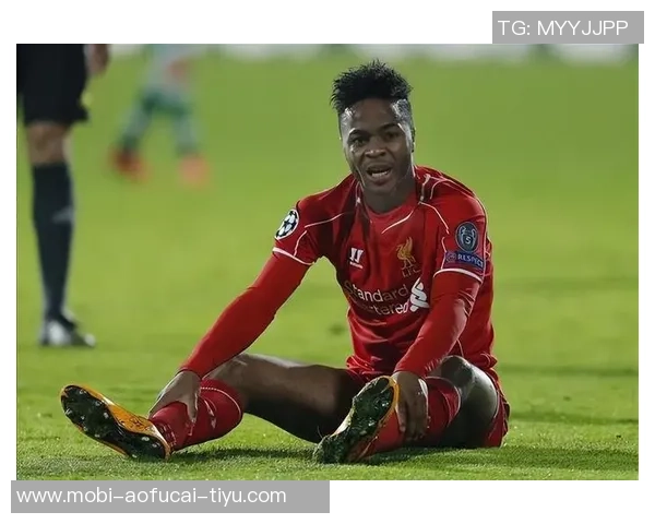 斯特林加盟蓝军志在金球未果引发球队引援策略重大调整 斯特林加盟蓝军志在金球未果引发球队引援策略重大调整