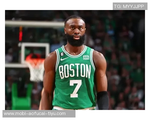 杰伦布朗28次出手仅得27分表现平平5次失误影响球队效率