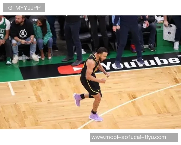 科尔谈未让TJD出场对猛龙的比赛表示遗憾称其近期表现出色 科尔谈未让TJD出场对猛龙的比赛表示遗憾称其近期表现出色